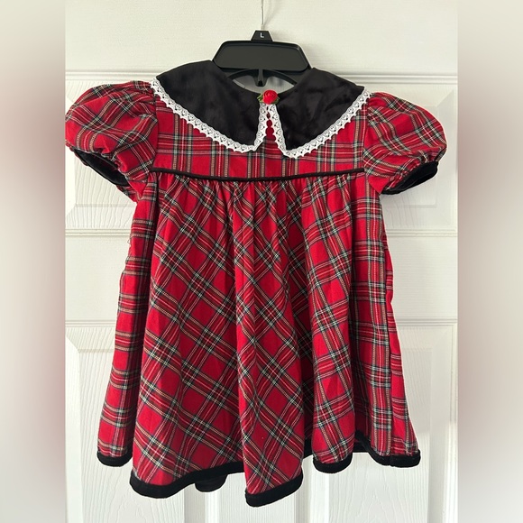 Expressions Red Tartan Toddler Girls  Dress with Black Velvet Lace Collar - Picture 1 of 6